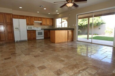 Kitchen/family