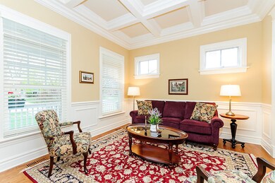 158 N Avon Rd, Elmhurst, IL 60126 - photo 3