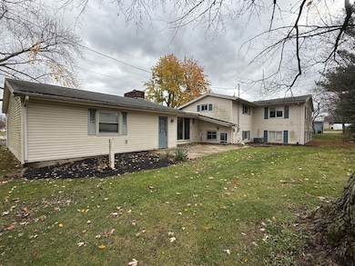 208 S Oak Rd, Plymouth, IN 46563 - photo 3