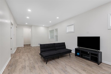 12658 Waltham St, Detroit, MI 48205 - photo 5