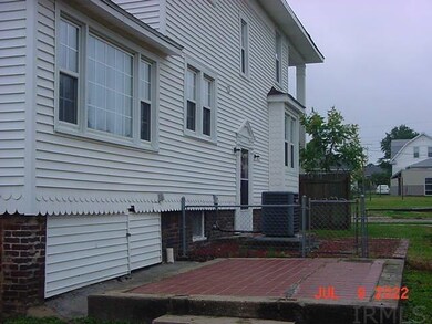 207 W 4th St, Bicknell, IN 47512 - photo 4