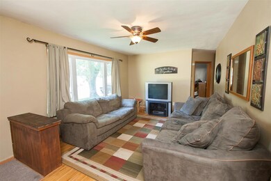 1246 Deloris Dr, Waterloo, IA 50701 - photo 4