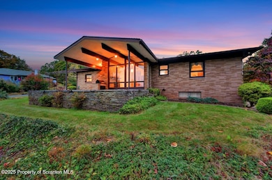 446 Kennedy Dr, Archbald, PA 18403 - photo 5