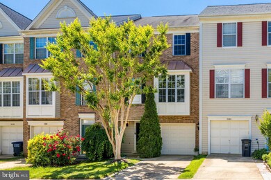 2466 Laura Mark Ln, Herndon, VA 20171 - photo 4