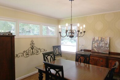 FOYER TO DINING ROOM