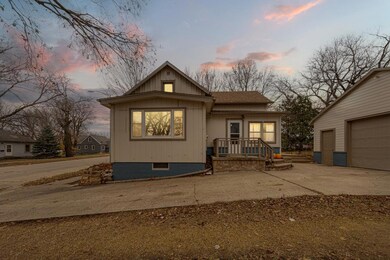 1114 N Prairie Ave, Fairmont, MN 56031 - photo 3