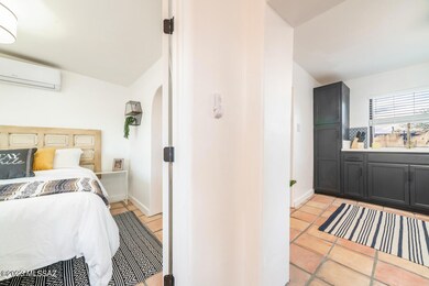 Bedroom/Kitchen