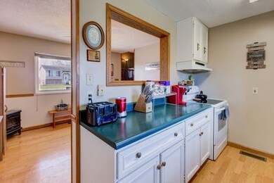 20 N Lakewood Dr, Effingham, IL 62401 - photo 7