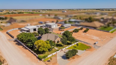 6611 E Driftwood Dr, Gardendale, TX 79758 - photo 2