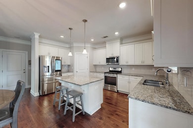 Kitchen with Snack Bar!