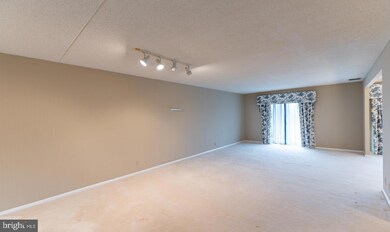 20630 Valley Forge Cir unit 630, King of Prussia, PA 19406 - photo 6