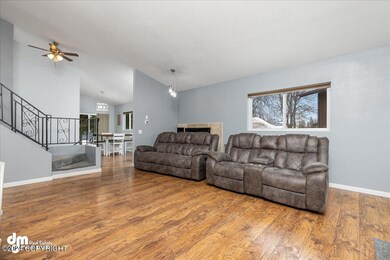 05-Living Room 20240315-DW-3752-Edit