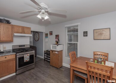 1832 W 6th St, Davenport, IA 52802 - photo 3