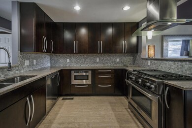 1360 Walshire Dr N, Columbus, OH 43232 - photo 2