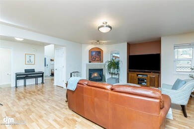05-Living Room 20201202-DW-2190