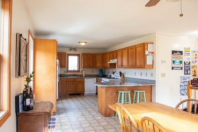 47 Valley Ln, Amherst, MA 01002 - photo 5