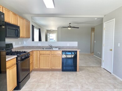8660 Umber Sky Ct, Reno, NV 89506 - photo 6