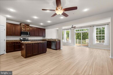 14919 First Baptist Ln, Laurel, MD 20707 - photo 2