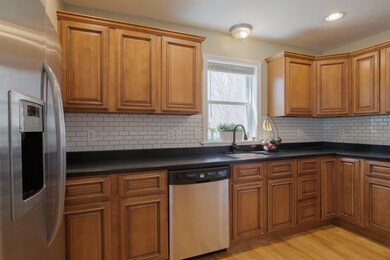 113 Border St unit C, Whitinsville, MA 01588 - photo 3