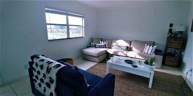 Living Room 04