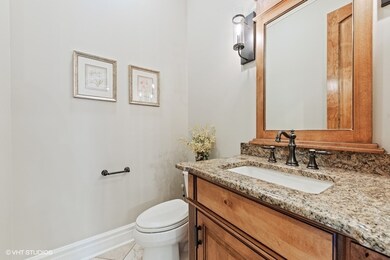 688 S Hawthorne Ave, Elmhurst, IL 60126 - photo 7