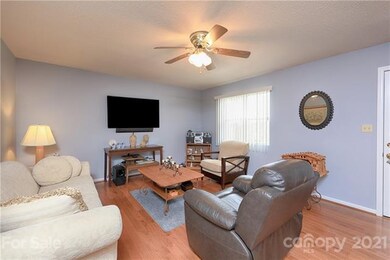 123 Woodview Dr, Statesville, NC 28625 - photo 6