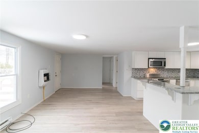 132 Snyder Ave, McAdoo, PA 18237 - photo 5