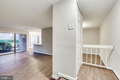 11228 Chestnut Grove Square unit 11228-129, Reston, VA 20190 - photo 5