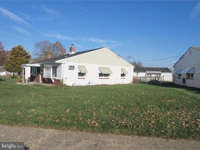 606 Glencroft Cir, Folcroft, PA 19032 - photo 3