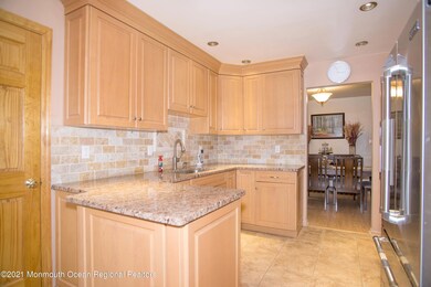 _RMJ8241 kitchen