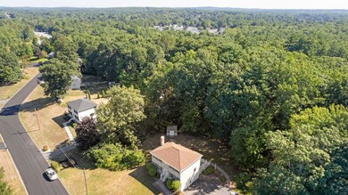 10 Elizabeth Ln, Salem, NH 03079 - photo 4