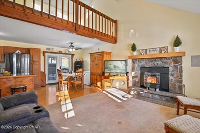 2114 Lakeview Rd, Bushkill, PA 18324 - photo 6