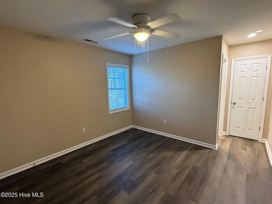 201 Fire Tower Rd unit 9, Richlands, NC 28574 - photo 7