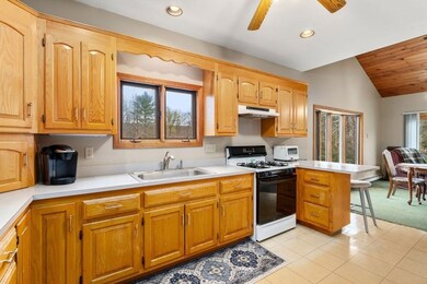 70 Ironstone St, Millville, MA 01529 - photo 6