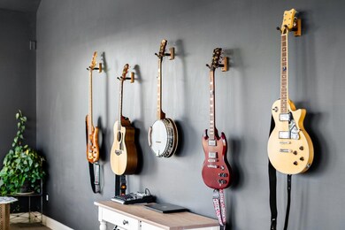 4 Seasons Room