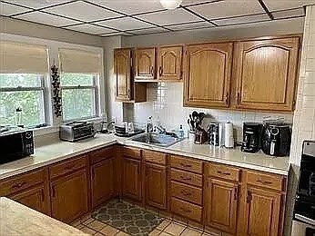 592 E 3rd St unit 2, Boston, MA 02127 - photo 2