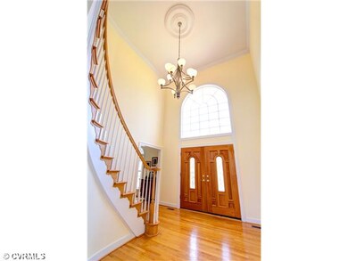 Foyer - 2-story foyer with hardwood floor, Palladi