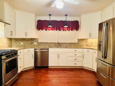 375 SW L St, Grants Pass, OR 97526 - photo 6