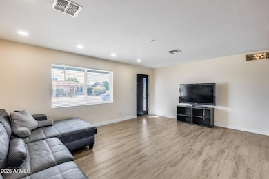 2232 W San Miguel Ave, Phoenix, AZ 85015 - photo 6