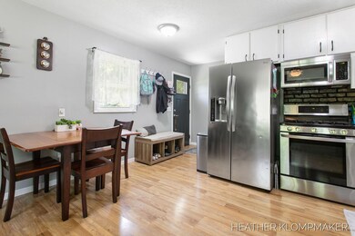 25-web-or-mls-858-w-24th-st