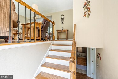 1566 S Keim St, Pottstown, PA 19465 - photo 3