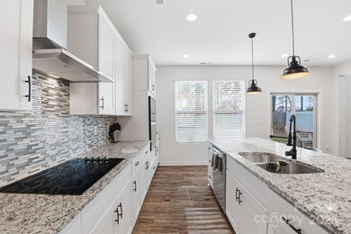 8220 Hudson Forest Dr, Charlotte, NC 28269 - photo 6