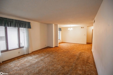 931 E Oak St, Algona, IA 50511 - photo 4