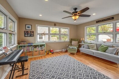 8 Laurel St, Peabody, MA 01960 - photo 5