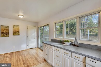 409 Edgemere Dr, Annapolis, MD 21403 - photo 4