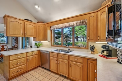 12 Surrey Dr, Lakeville, MA 02347 - photo 7