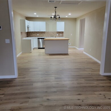 511 S State St, Wagoner, OK 74467 - photo 4