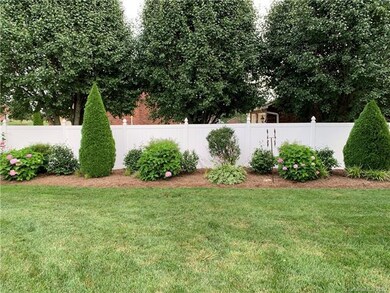 119 Dobbs Dr unit 10, Statesville, NC 28625 - photo 5