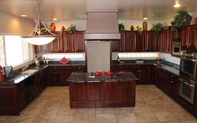 Kitchen- nice layout