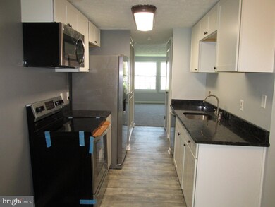 4407 Hallfield Manor Dr, Nottingham, MD 21236 - photo 5